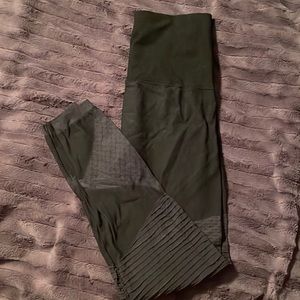 Spanx leggings size x1.  Wore 1-2 times